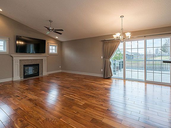 3rd image of 1622 Shamrock Dr