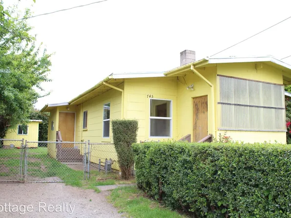 745 Wolf Rd, McKinleyville, CA 95519