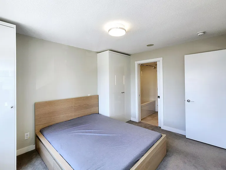 570 Emerson St #301 — Photo 9