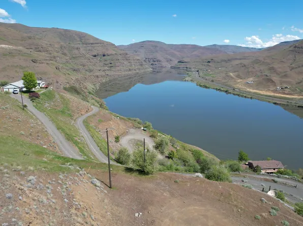 1563 W Lake Dr, Clarkston, WA 99403