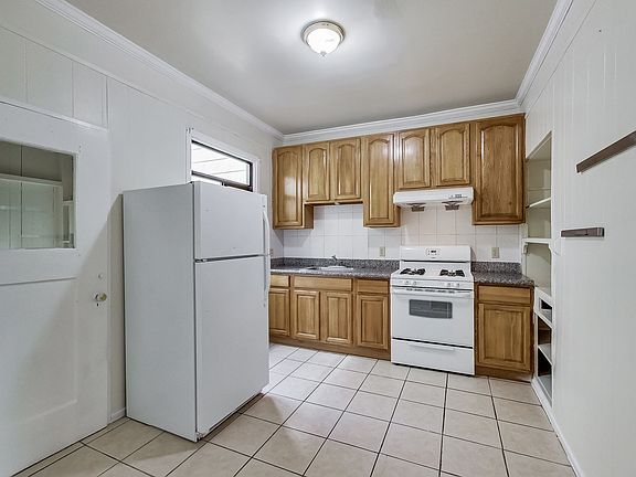5th image of 1584-1586 9th Ave #1584