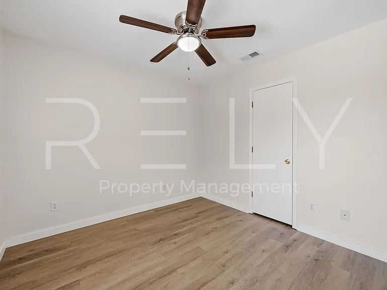 2908 Whisper Oaks Ln #D — Photo 18