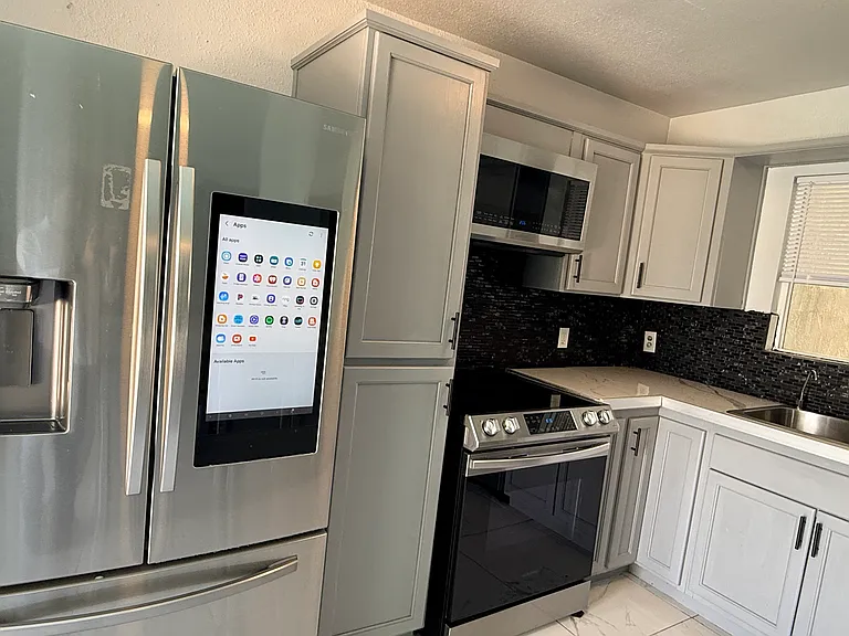 1418 E Kuns Ct — Photo 3