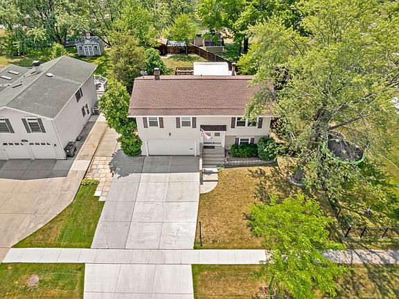 3rd image of 855 W Lakeside Plz