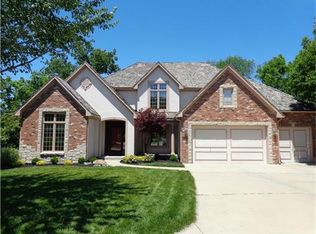 6130 Westwood Ct, Parkville, MO 64152