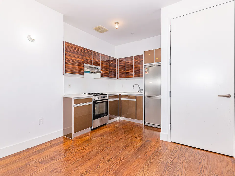 1072 Bergen St #2B