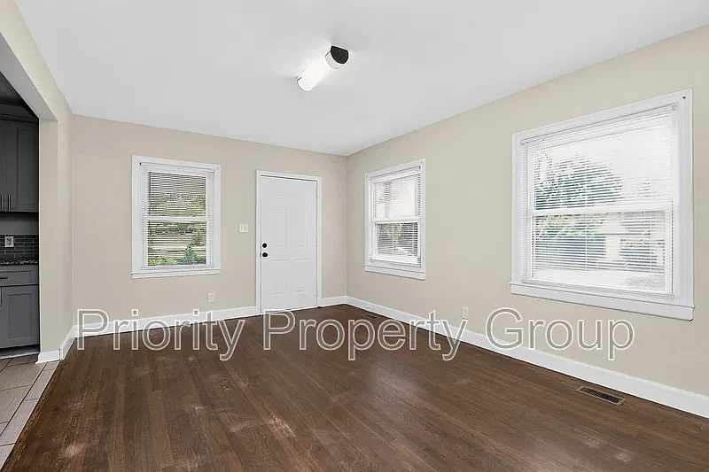 4 bed, 2.0 bath, 1480 sqft, $1,995 — Photo 4