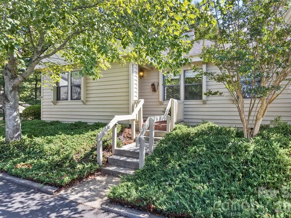 3001 Saint Augustine Pl #Aa1, Asheville, NC 28805