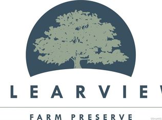 4 Beechwood Ct, Cheshire, CT 06410