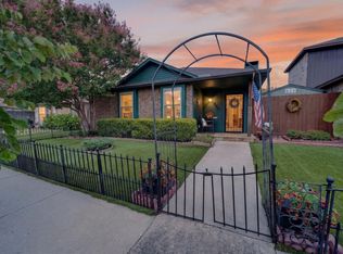 240 Dewey Ct, Irving, TX 75060
