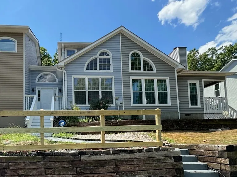 1672 Paddlewheel Dr — Photo 1