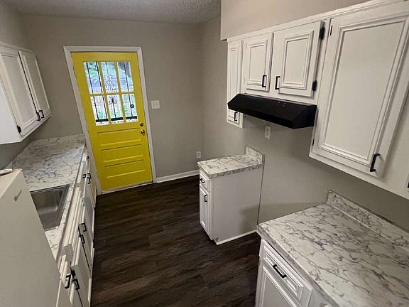 3rd image of 3134 Monterrey Sq