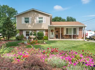 4526 Barrowdale Dr, Louisville, KY
