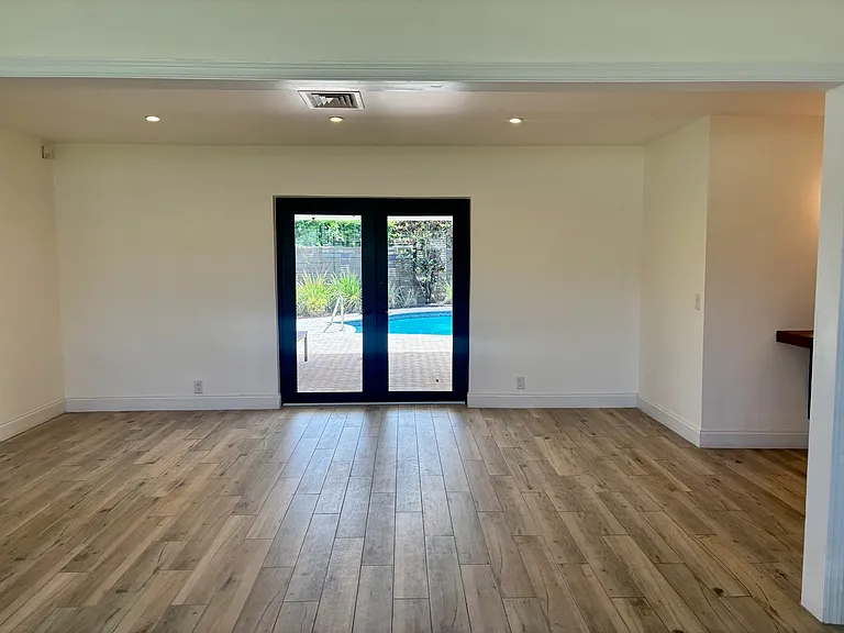310 Orange Way — Photo 12