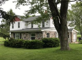 S87W33361 Short Dr, Mukwonago, WI 53149