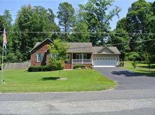 104 Hillcrest Rd, Thomasville, NC 27360