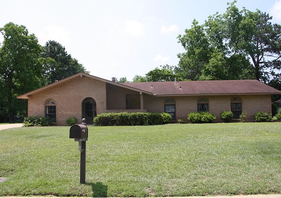 1st image of 107 Chattahoochee Dr