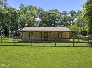 51 Leaning Oak Ln, Leakesville, MS 39451