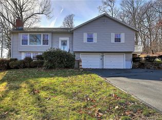 31 Mansfield Rd, North Haven, CT 06473