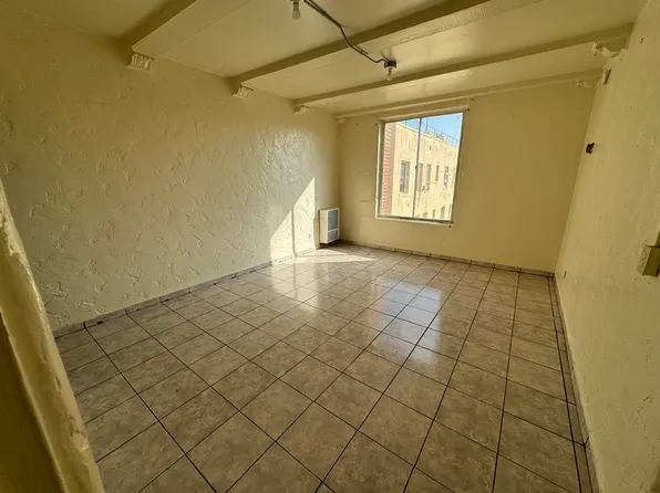 3339 W 8th St APT 408, Los Angeles, CA 90005