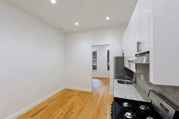 Rented by Aether Property Group | media 4