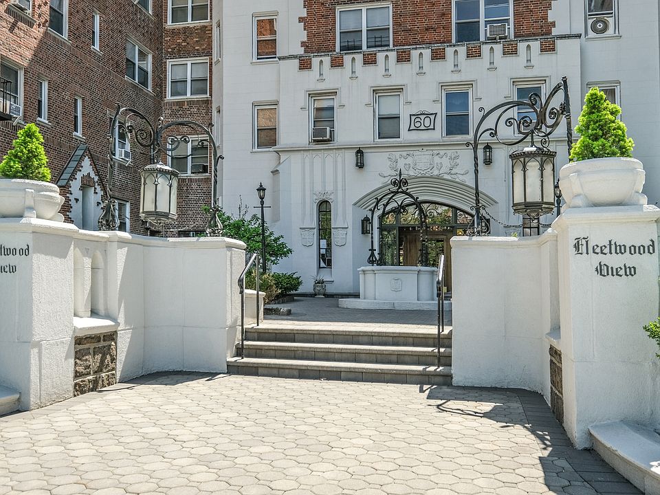 1st image of 60 Broad St W APT 5B
