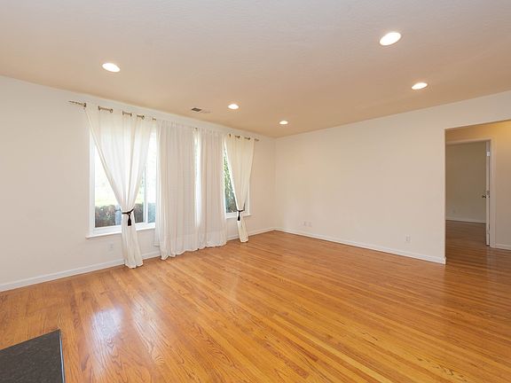 3rd image of 3145 Alma St