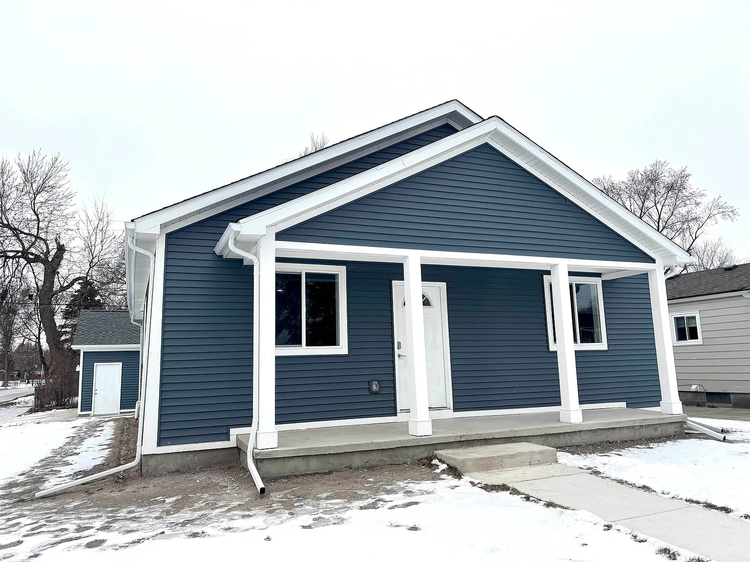1109 E Pearl Ave photo 1
