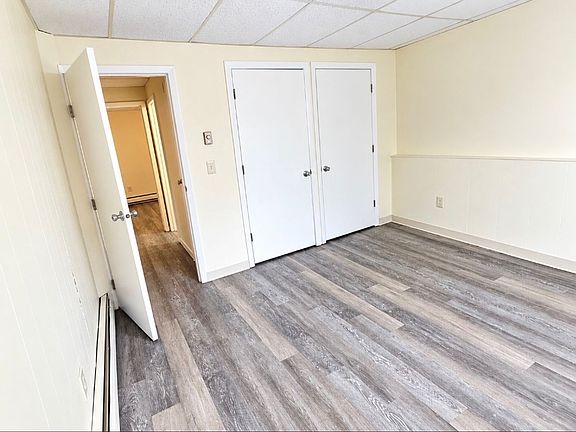 3rd image of 35 Townhouse Rd