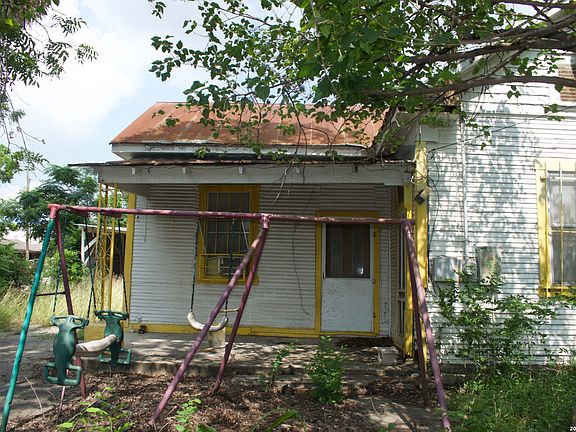 4th image of 601 N Chupaderas