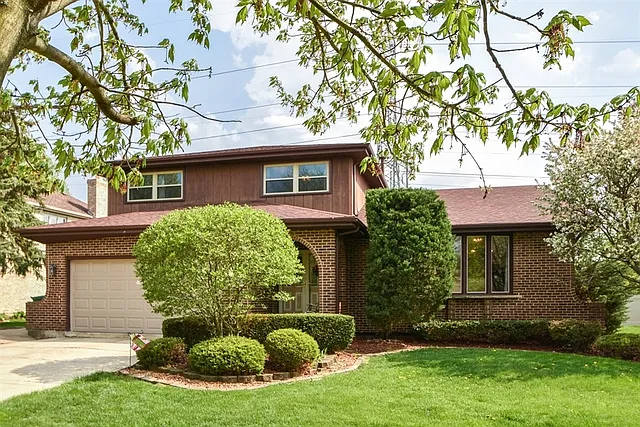 8243 138th Pl photo 1