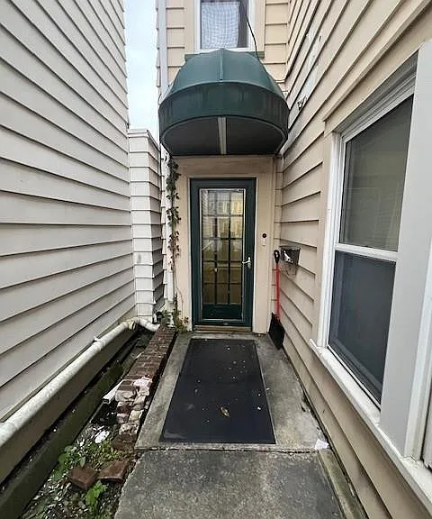 243 E Broad St #4 — Photo 2