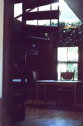 Spiral stairs to 3rd floor