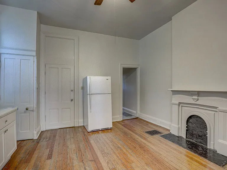 2235 Victor St #1B — Photo 10