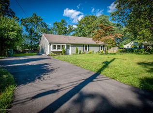 10 Brookside Dr, Howell, NJ 07731