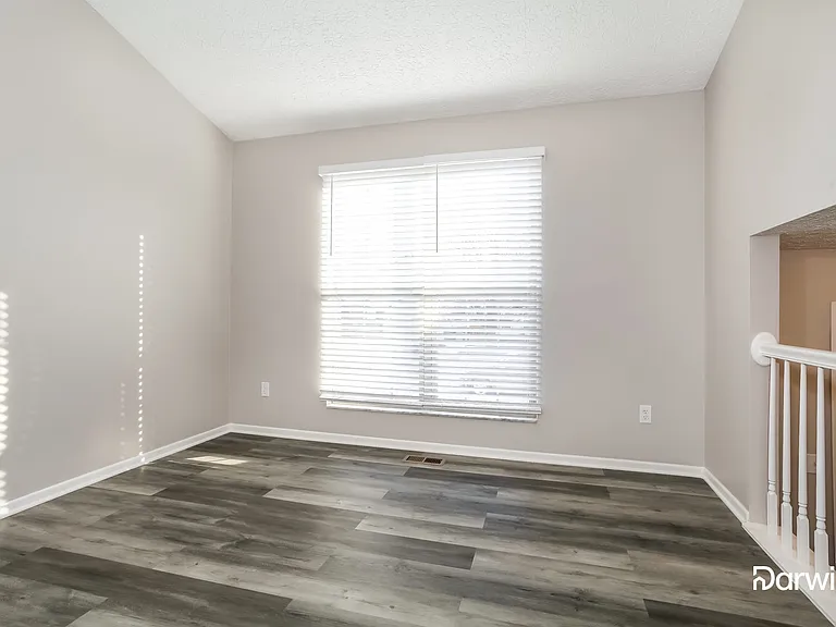 857 Rothrock Dr — Photo 3