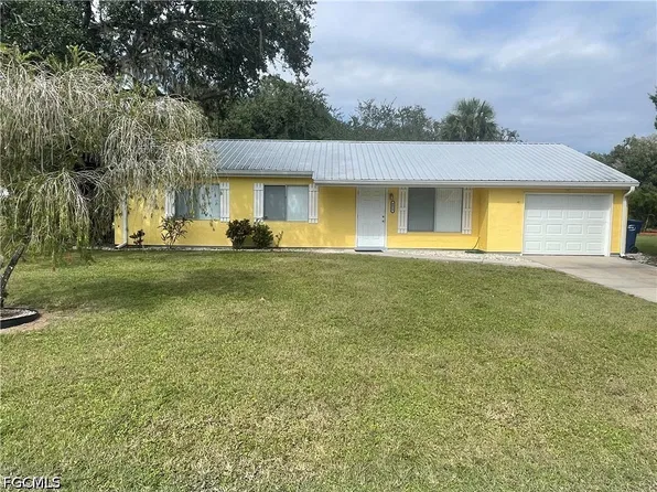 4015 Rainbow Cir, Labelle, FL 33935