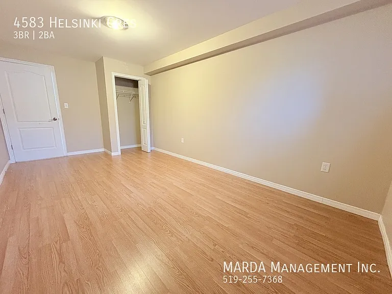 4583 Helsinki Cres — Photo 25