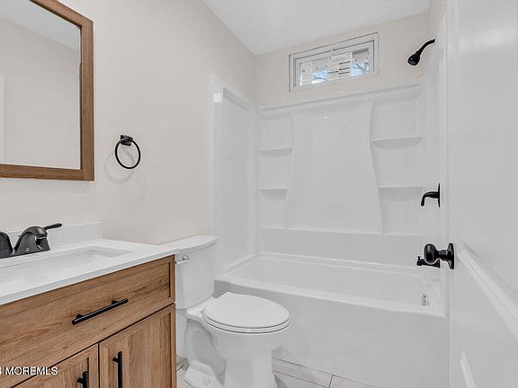 5th image of 149 James St