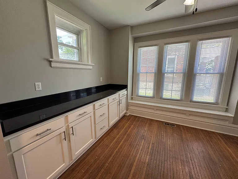 360 E Oakland Ave — Photo 5