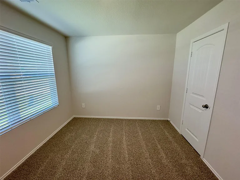 1714 Windsor Blvd — Photo 26