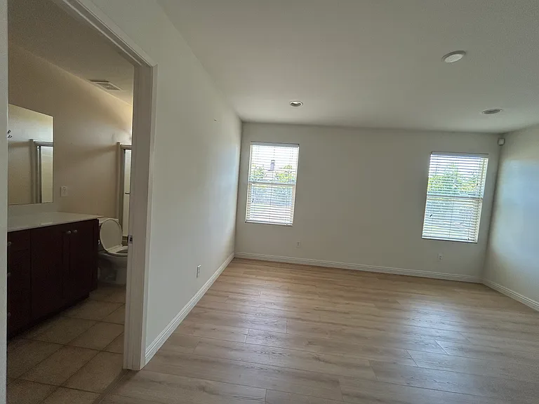 7346 Lower Creek Cir — Photo 22