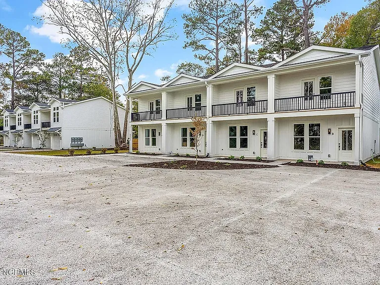 4213 Spirea Dr #B — Photo 16