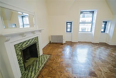 Rented by R New York