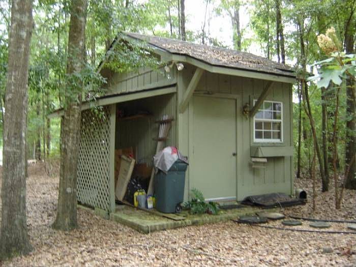 2nd image of 104 Robincrest Ln