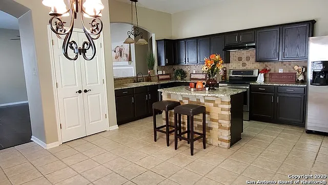 533 Thoreau Trl — Photo 9