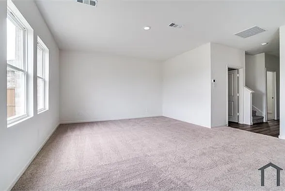 1876 Lockhart Dr — Photo 9