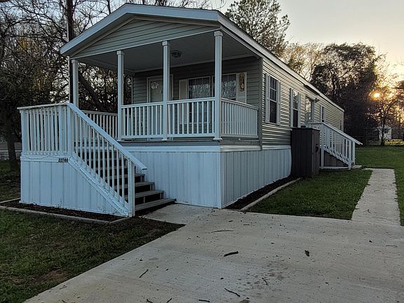 3rd image of 22744 Lakeway Hbr