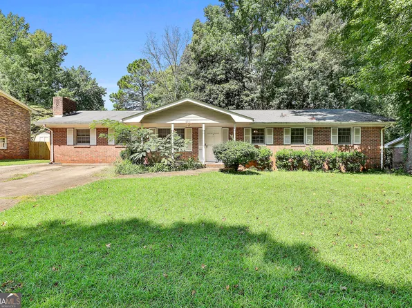 6951 Knollwood Dr, Morrow, GA 30260