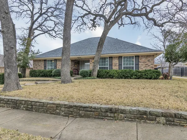 712 Shady Ln, Bedford, TX 76021